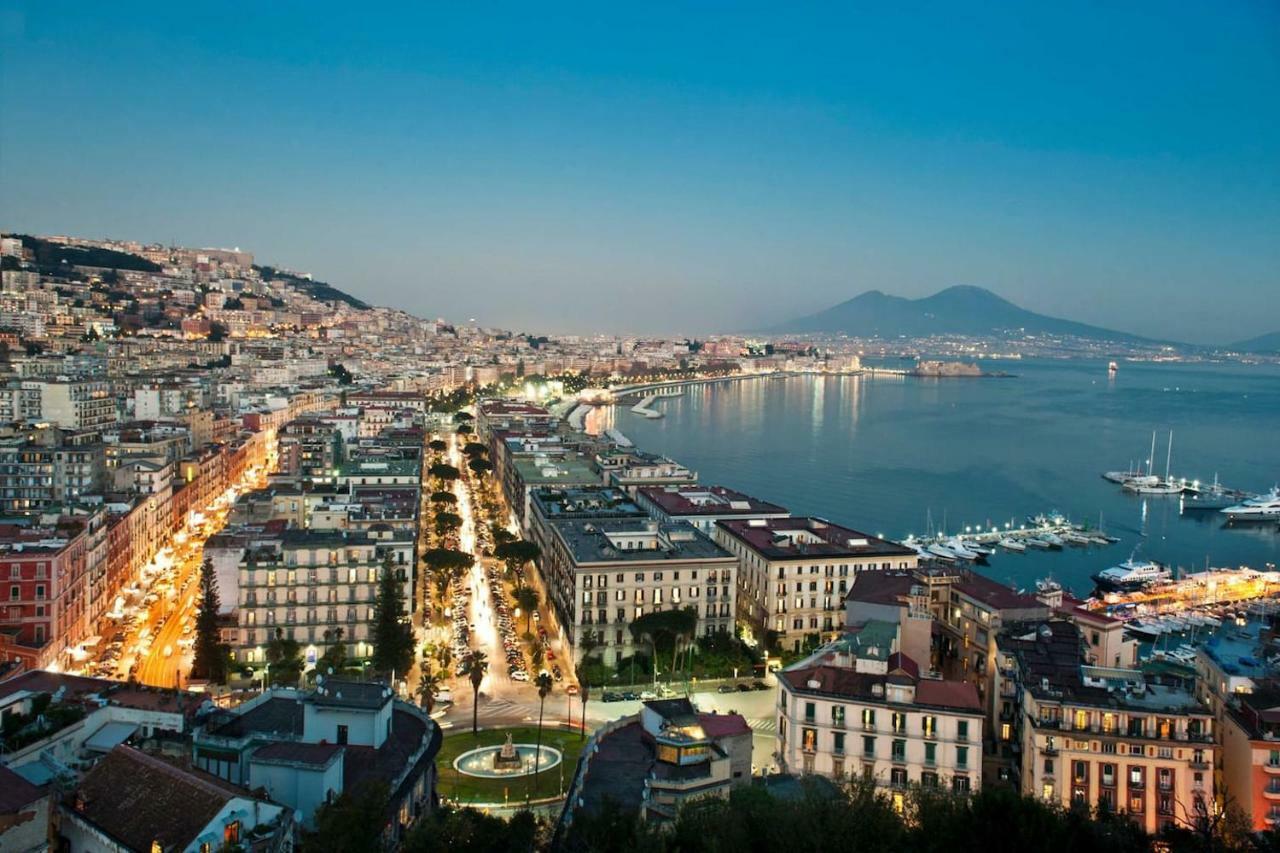 L'Approdo Del Re Apartment Caserta Ngoại thất bức ảnh