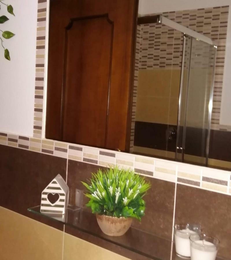 L'Approdo Del Re Apartment Caserta Ngoại thất bức ảnh